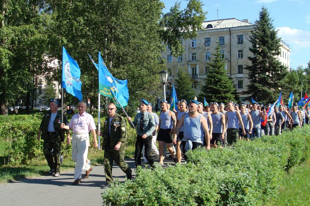 День Воздушно-десантных войск | ДОСААФ России Новгородской области |  Официальный сайт