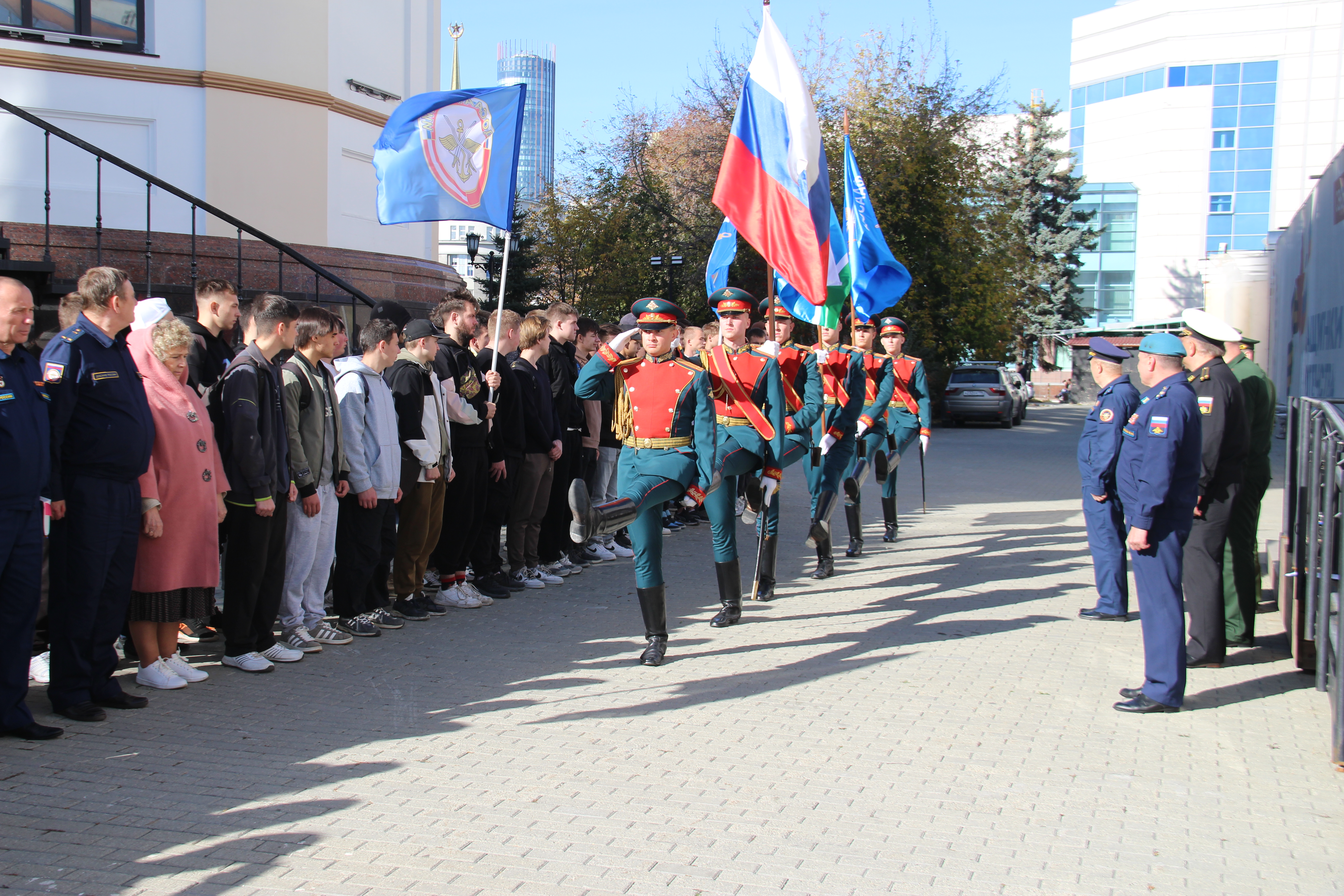 Знаменная группа и оркестр