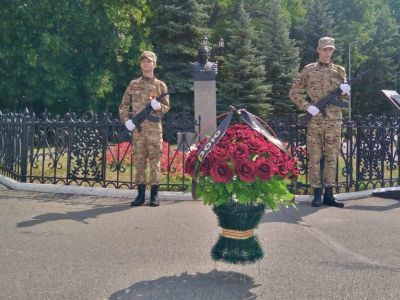 Досаафовцы в Уфе почтили память прославленного летчика