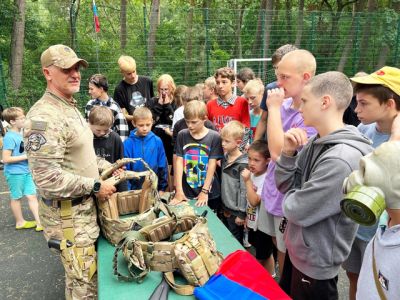 Боевой десант приехал в оздоровительный лагерь «Чайка»