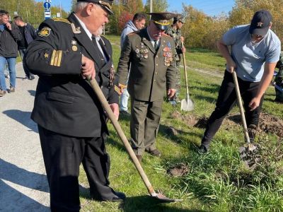 В Сургуте благоустроили аллею ДОСААФ