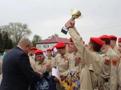 «И потому в веках живут они…»