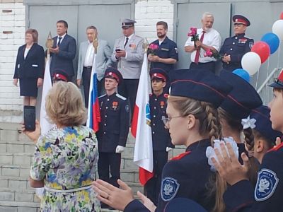 Саратовские досаафовцы поздравили школьников в Днем знаний