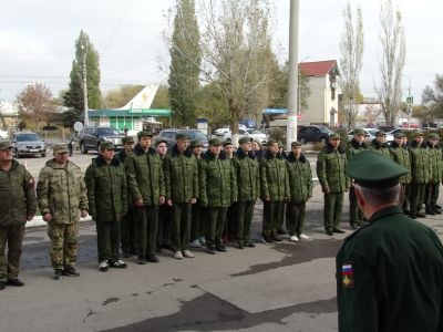 Энгельсской автошколе ДОСААФ вручена копия Знамени Победы