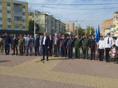 В Калуге участники автопробега ДОСААФ пришли в радиостудию